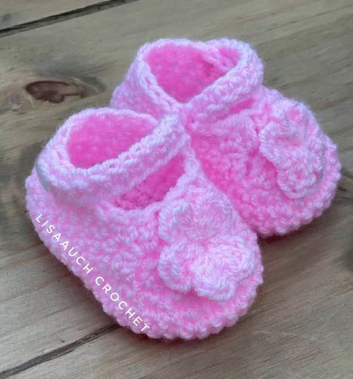 Crochet Converse-Inspired Baby Sneakers: High-Top Booties Pattern for  Newborn Gifts – CrochetClubStore